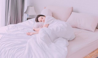 趴着睡会造成什么后果 趴着睡会造成什么后果呢