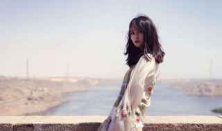 女生的拍照技巧（女生拍照技巧自己拍）