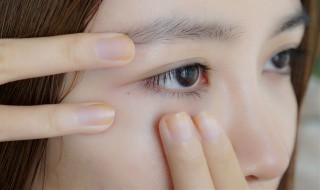 眼皮跳是什么原因怎么办（晚上眼皮跳是什么原因怎么办）