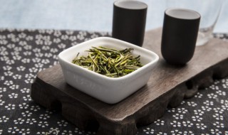 茶叶选购的基本技巧（茶叶选购的基本技巧是一看二尝）