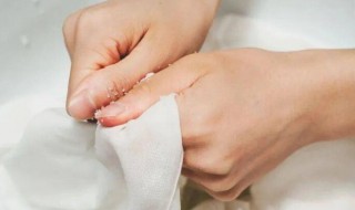 衣服上有白斑洗不去怎么办 衣服洗完有白斑怎么办