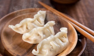 煮粽子的水可以煮饺子吗（粽子可以和水饺一起煮吗）