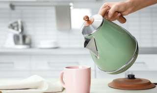 热水壶如何清洗水垢（热水壶怎样清洗水垢）