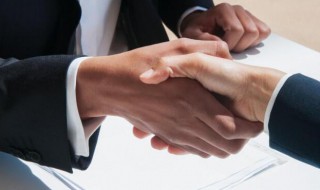 握手的礼仪谁先伸手（握手的礼仪谁先伸手给谁看）
