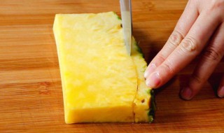 菠萝肉上的白点是什么（菠萝上面的白点是什么）