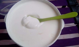 空腹喝酸奶好吗（小孩空腹喝酸奶好吗）