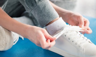 最快系鞋带的方法 最快系鞋带方法图解