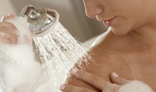 汗臭味怎么去除简单方法 汗臭味怎么去除简单方法图片