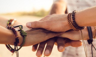 手链扣环松了怎么解决（手链扣环松了怎么解决图解）