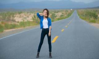 黑色裤子配什么上衣好看 黑色裤子配什么上衣好看男