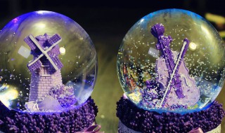 送女生生日礼物送什么好（送女生生日礼物送什么好14岁）