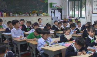 千里马比喻什么样的人（千里马比喻什么样的人因为他们知道天行健）