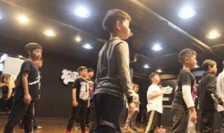 街舞几岁开始学比较好 学芭蕾舞腿型对比照片