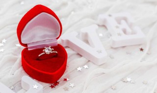定婚礼物送什么比较好（送节礼送什么比较好订了婚）