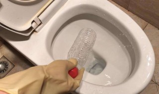 马桶堵了怎样疏通 马桶严重堵塞怎么疏通