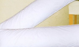 等身抱枕枕芯用什么材料好（等身抱枕哪种枕芯好）