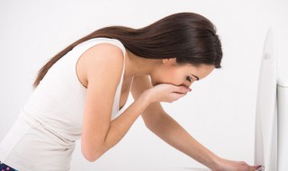 中暑恶心想吐怎么缓解（中暑恶心想吐怎么缓解吃什么药）