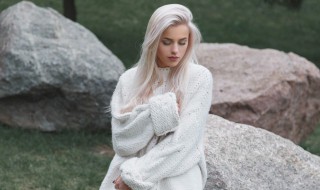 如何清洗白色毛衣（怎样清洗白色毛衣）