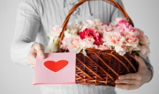 买回家的鲜花怎样养得更久?（鲜花买回家怎么养时间长）