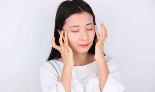 正确涂眼霜的手法（眼霜的正确手法图）