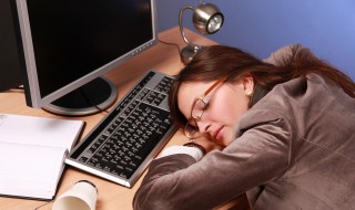 如何确保学生睡眠充足（保障学生睡眠时间措施与方法）