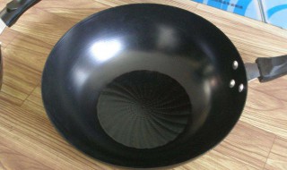 铁锅发锈怎么处理（铁锅发锈怎么办）