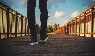 人生低谷期的经历感悟（人生低谷期的经历感悟图片）