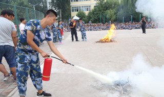 如何使用灭火器 如何使用灭火器四个步骤