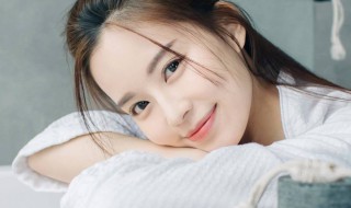 如何追女孩子的技巧和方法（在学校如何追女孩子的技巧和方法）