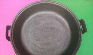 新买的锅第一次怎么处理（新买的锅第一次怎么处理不生锈）