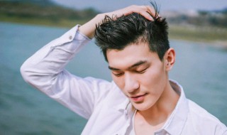 男生怎样变白（男生怎样变白 不用任何化妆品）