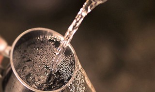 酒精戒断的方法（酒精戒断症状怎么缓解）