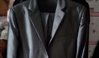 西服滴油渍怎么处理 西服滴油了怎么局部洗