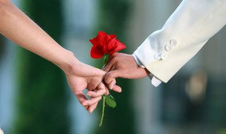 情人节送什么礼物给女朋友 情人节送什么礼物给女朋友合适