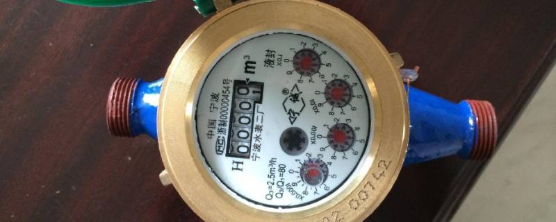 冬天水表冻了可以用开水烫吗（冬天水冻了热水器还有用吗）