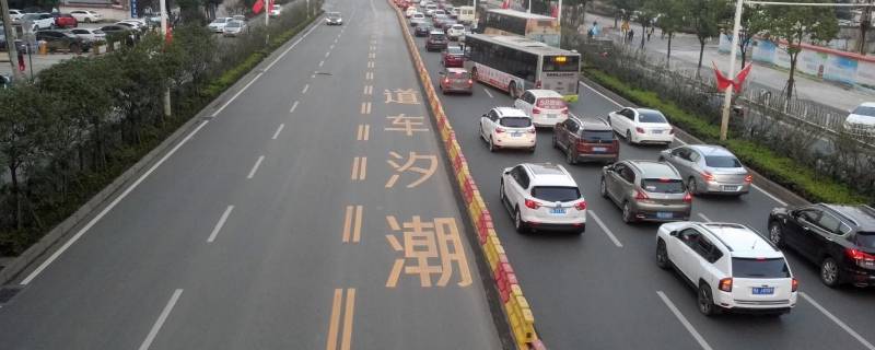 双黄线虚线是什么意思（图中双黄线虚线是什么意思）