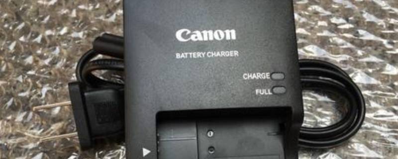 佳能充电器charge灯一直闪（佳能充电器charge灯一直闪充不进电）