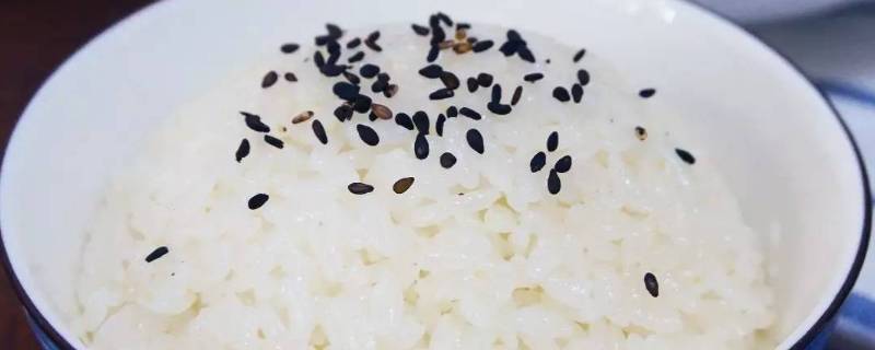 焖米饭需要多久（小电锅焖米饭需要多久）