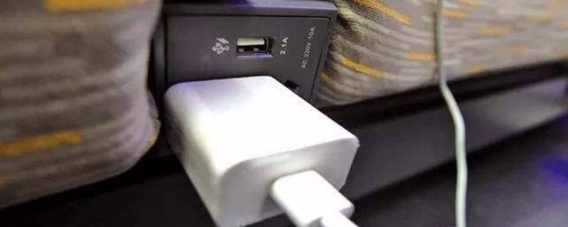 和谐号充电插头在哪里二等座 和谐号一等座充电器插口在哪里