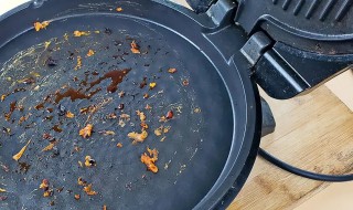 电饼铛怎样清洗干净（电饼铛怎么才能清洗干净）