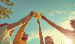 啤酒能放冰箱冷藏吗 啤酒可以放冰箱冷藏吗